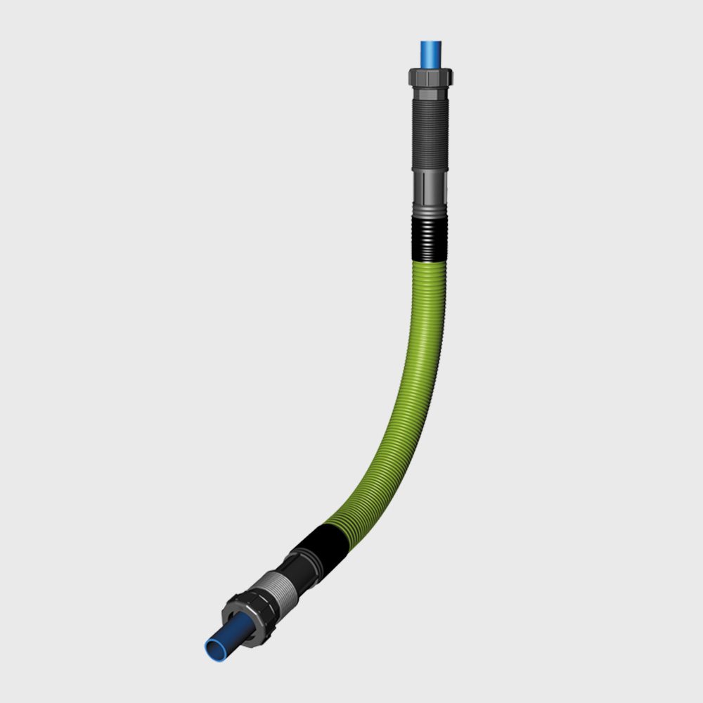 Flexibler grüner Schlauch mit blauen und schwarzen Anschlüssen auf grauem Hintergrund, geeignet für industrielle Anwendungen.